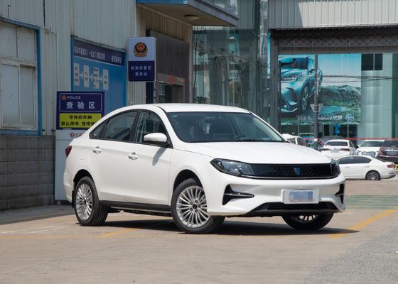 4 문 5 시트와  순수한 전기 S60EV 동풍 Ev 자동차 415KM