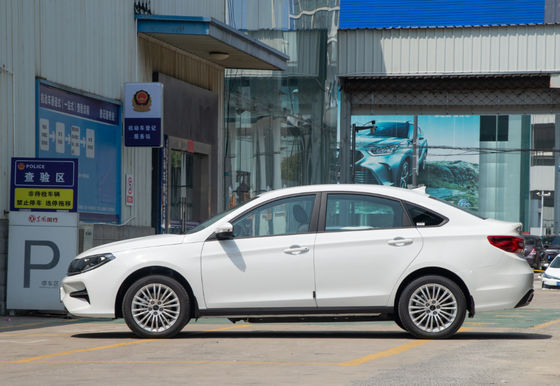 4 문 5 시트와  순수한 전기 S60EV 동풍 Ev 자동차 415KM