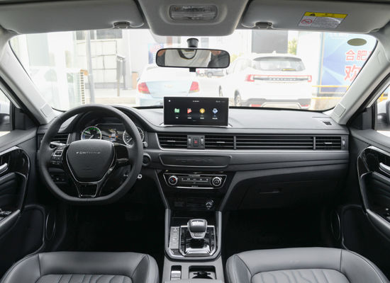 4 문 5 시트와  순수한 전기 S60EV 동풍 Ev 자동차 415KM