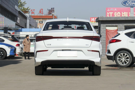 E3 바이드 세단 전기 자동차 공용 표준 401KM 4 문 5 시트