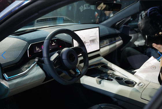 즈eep크르 001 실버 2023년 순수한 Ev 자동차 546-1032KM 원거리 고성능